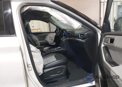 2022 Ford Explorer Xlt z USA, uszkodzony, nr VIN 1FMSK8DH3NGB70252